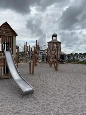 Photo de Great Park at The Great Field