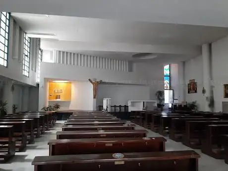 Photo de Parrocchia di Santa Teresa del Bambino Gesù