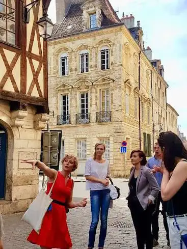 Photo de Alexia Papin - French Tour Guide // Guide conférencière et oenotourisme - Dijon - Beaune - Bourgogne