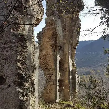 Photo de Badia S.Maria in gruptis (rovine)