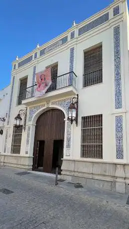 Casa Hermandad De La Bella