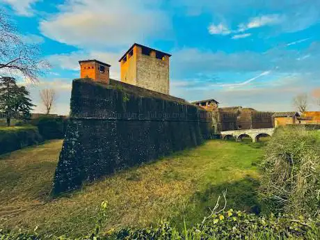 Photo de Fortezza di Santa Barbara