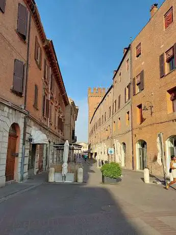 Photo de Piazza Cortevecchia