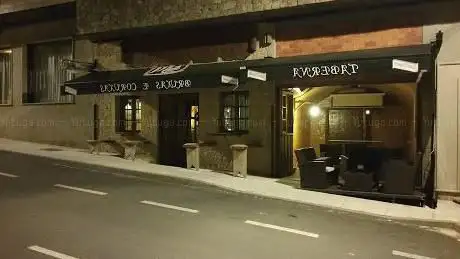 Photo de Taberna Bruxas e Coruxas