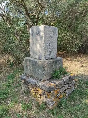 Monument a Narcís Massanas.