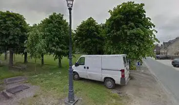 Deux Américaines a Blérancourt