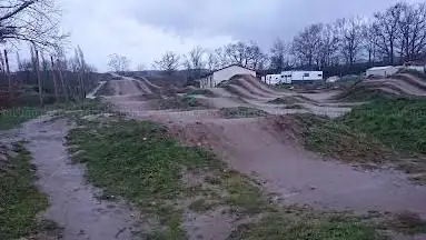 Photo de Planète Bosses - Piste Bmx, dirt, vtt, terrain de bicross
