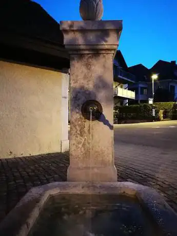 (Trink)brunnen
