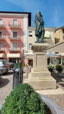 Statua di Giovanni Garelli
