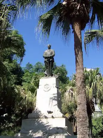 Photo de Estatua del Comandante BenÃtez