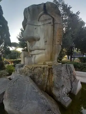 Fontana della Dea Roma