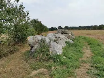Allée Couverte De La Hautière dite le tombeau