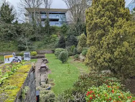 St Pauls's Sunken Gardens