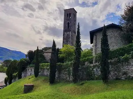 Photo de Chiesa Santa Maria di Loppia church