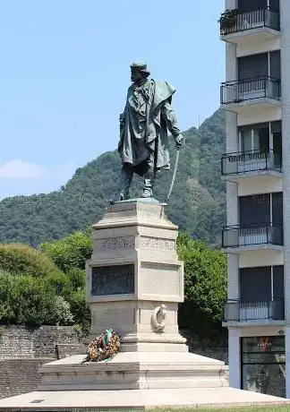 Photo de Monumento a Giuseppe Garibaldi - Como