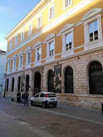 Photo de Palazzo Montani Leoni