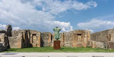 Photo de Sanctuary of Lari Pubblici - Excavations