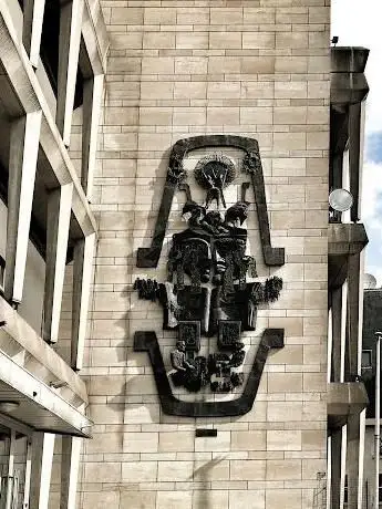 Relief mural Les Archives by May Claerhout