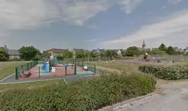 Stade et aire de jeux