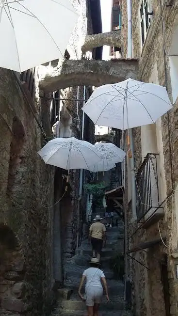 Scalinata Degli Ombrelli Saggi