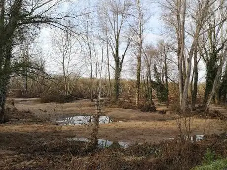 Photo de Parquing autocaravans gratis