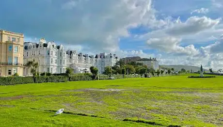 Photo de Western Lawns