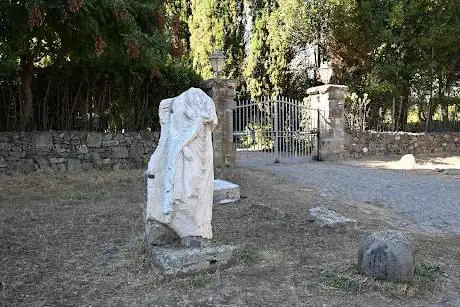 Statua funeraria