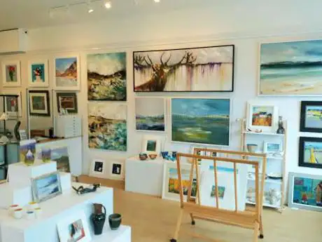 Photo de Larks Gallery