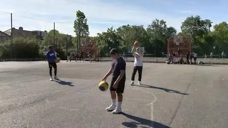 Photo de Greenford Basketball Court