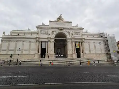 Photo de Palazzo delle Esposizioni