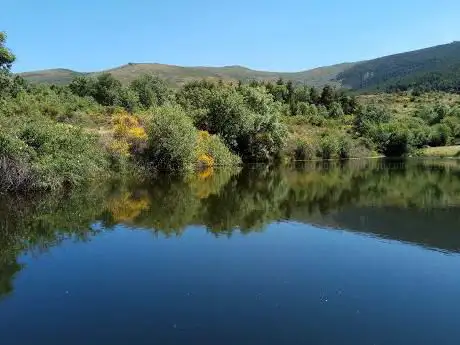 Photo de Presa de los Lindes