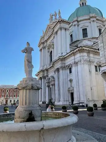Photo de Paul VI Square