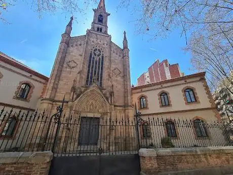 Photo de Església i Convent de les Adoratrius