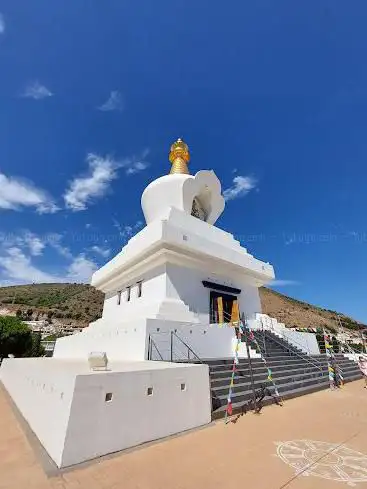 Photo de Stupa of Enlightenment Benalmádena