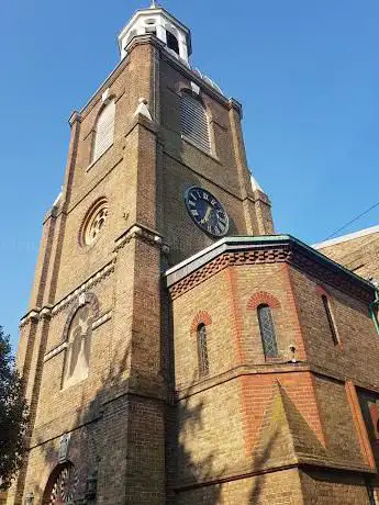 Photo de St Mary's Church Sunbury-on-Thames