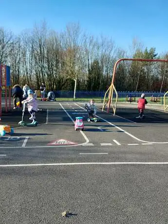 Photo de Play Park (Standen Way)