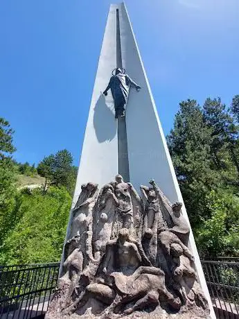 Photo de Memoriale dei caduti nel terremoto del 1915