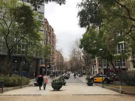 Photo de Plaça del Doctor Letamendi