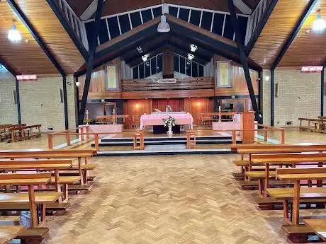 Photo de Holy Cross Catholic Church Stone Cross