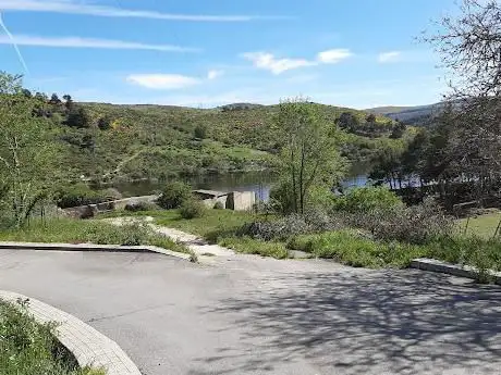 Photo de Merendero Embalse de la Aceña