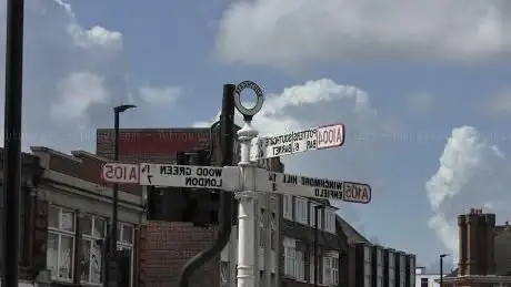 Photo de Palmers Green The Triangle