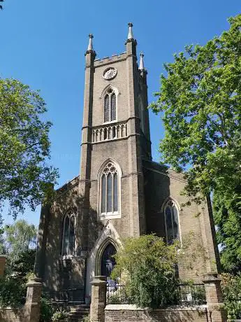 Photo de St Peter's Church De Beauvoir Town, London