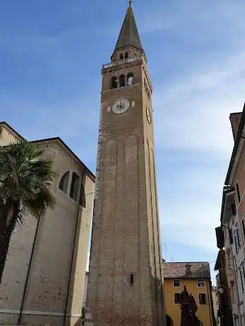 Photo de Torre Civica Campanaria