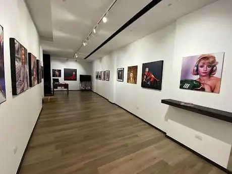 Photo de Axrt Contemporary Gallery