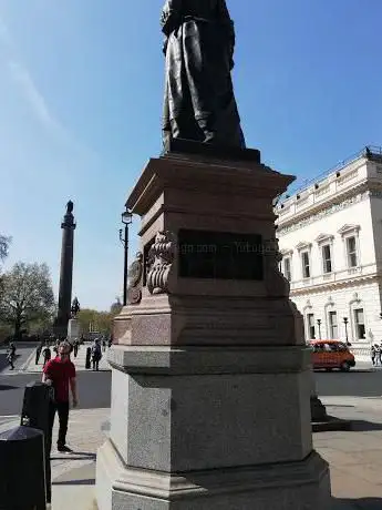 Photo de Sidney Herbert Statue