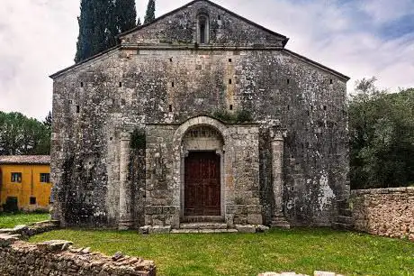 Photo de Abbazia di San Lorenzo al Lanzo