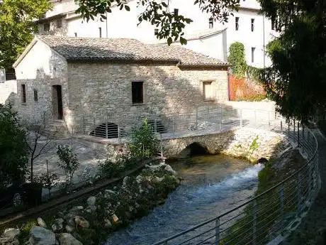 Osic Muccia - La casa dei viaggiatori