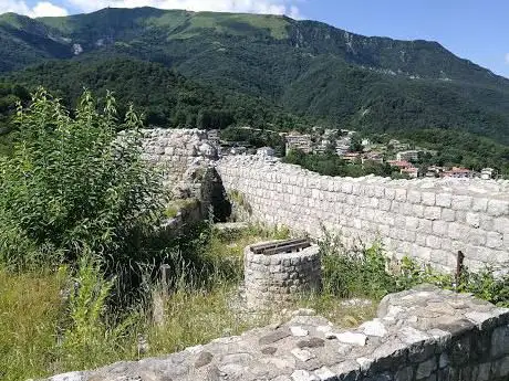 Photo de Resti del castello di Ravistagno/Ruvinis dal cjstiel di Ravistagn