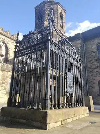 Photo de Tomb Of Sir John De Graeme