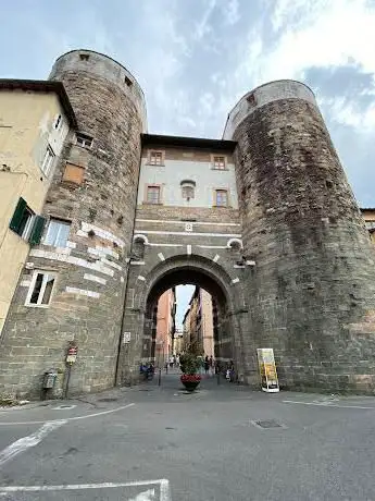 Photo de City Gate of Saint Gervasius